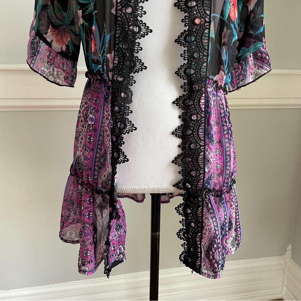 Tru Self Sheer Tropical Floral Kimono Blouse w/ Black Lace Trim – Size Small - Picture 3 of 9